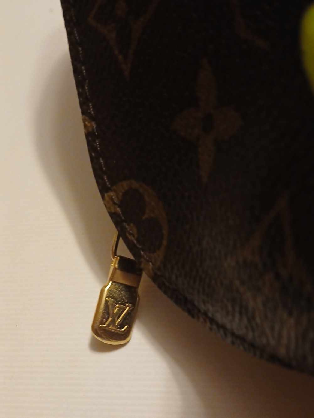 Make Up Pouch - Picture 10 of 11